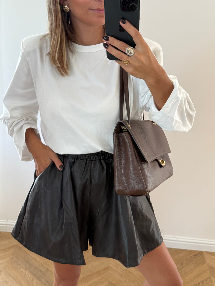 SHORT | CAFE