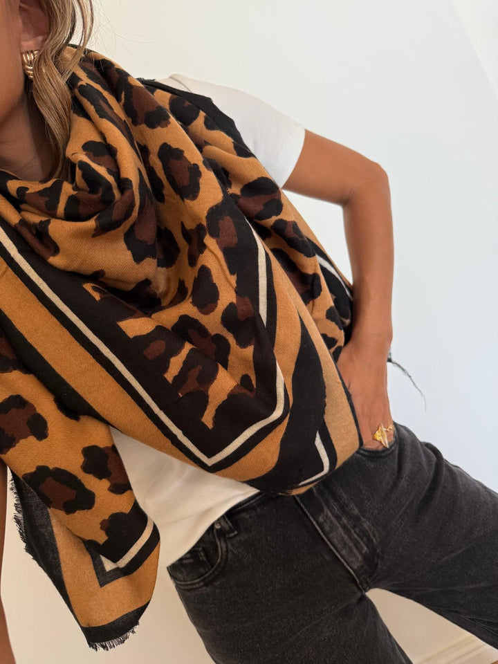 ÉCHARPE |  LEO