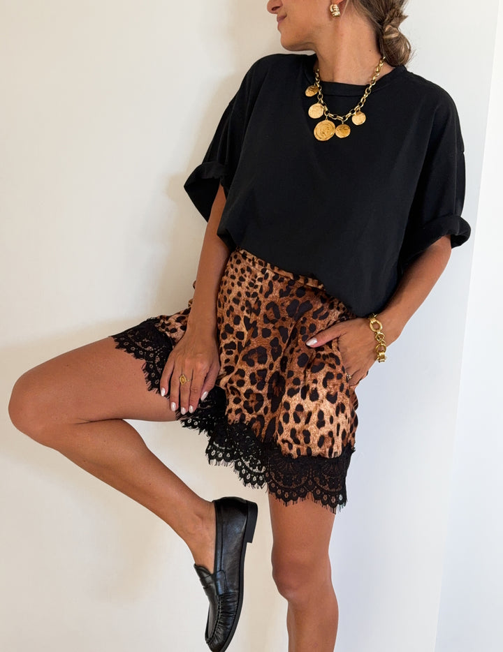 SHORT | LEO