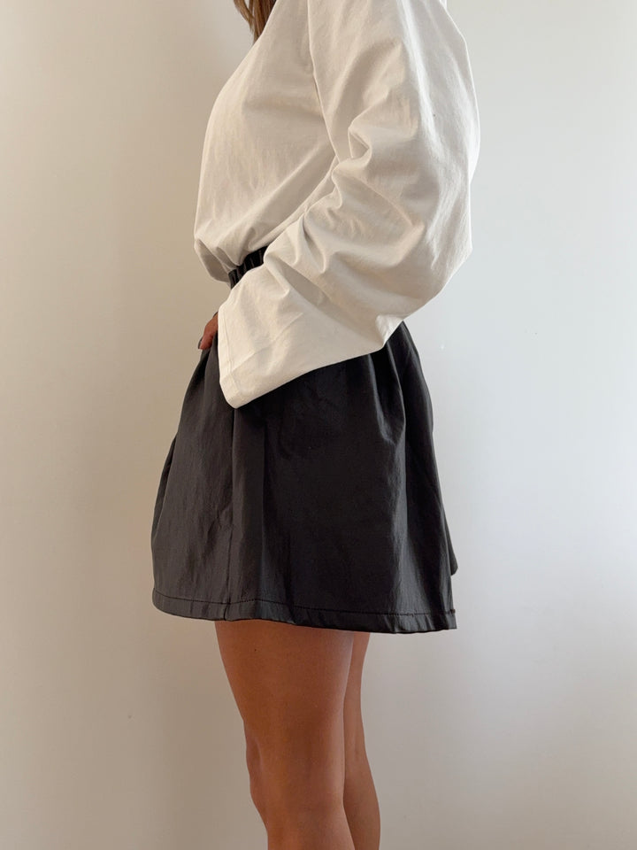 SHORT | CAFE