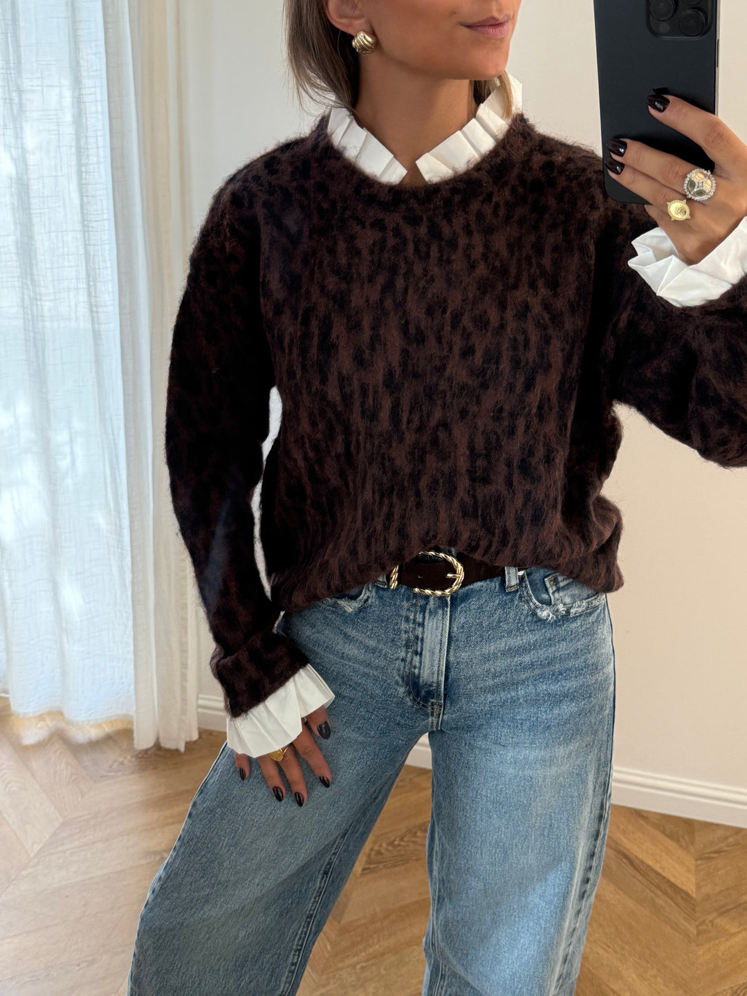 PULL | LEON