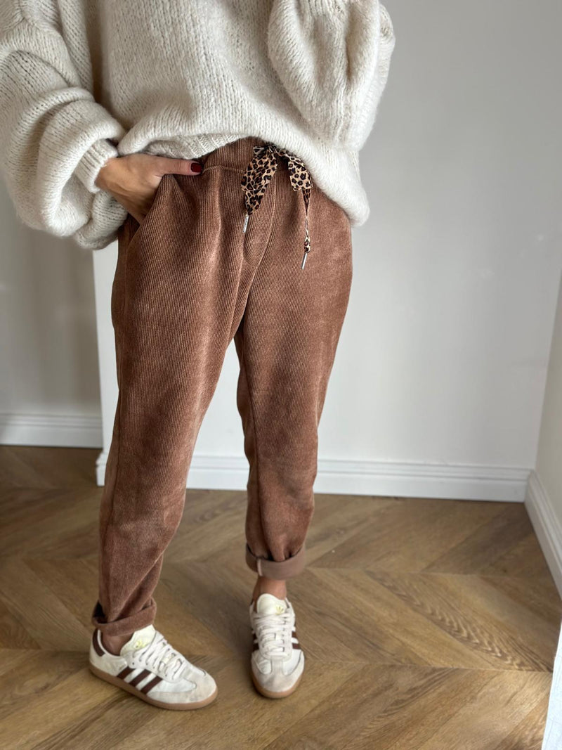 JOGGING | GINA CAMEL