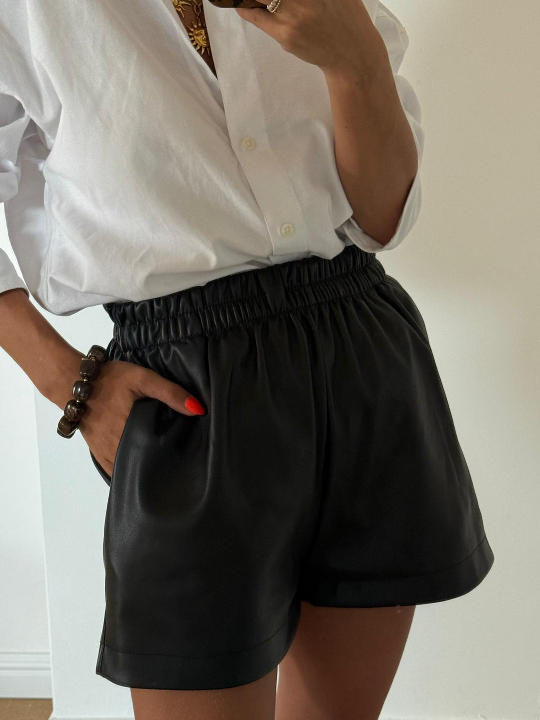 SHORT | LANA NOIR