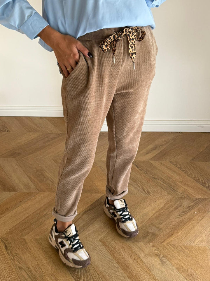 JOGGING | GINA CAMEL