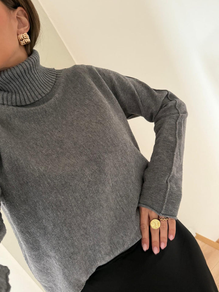 PULL | NORA GRIS