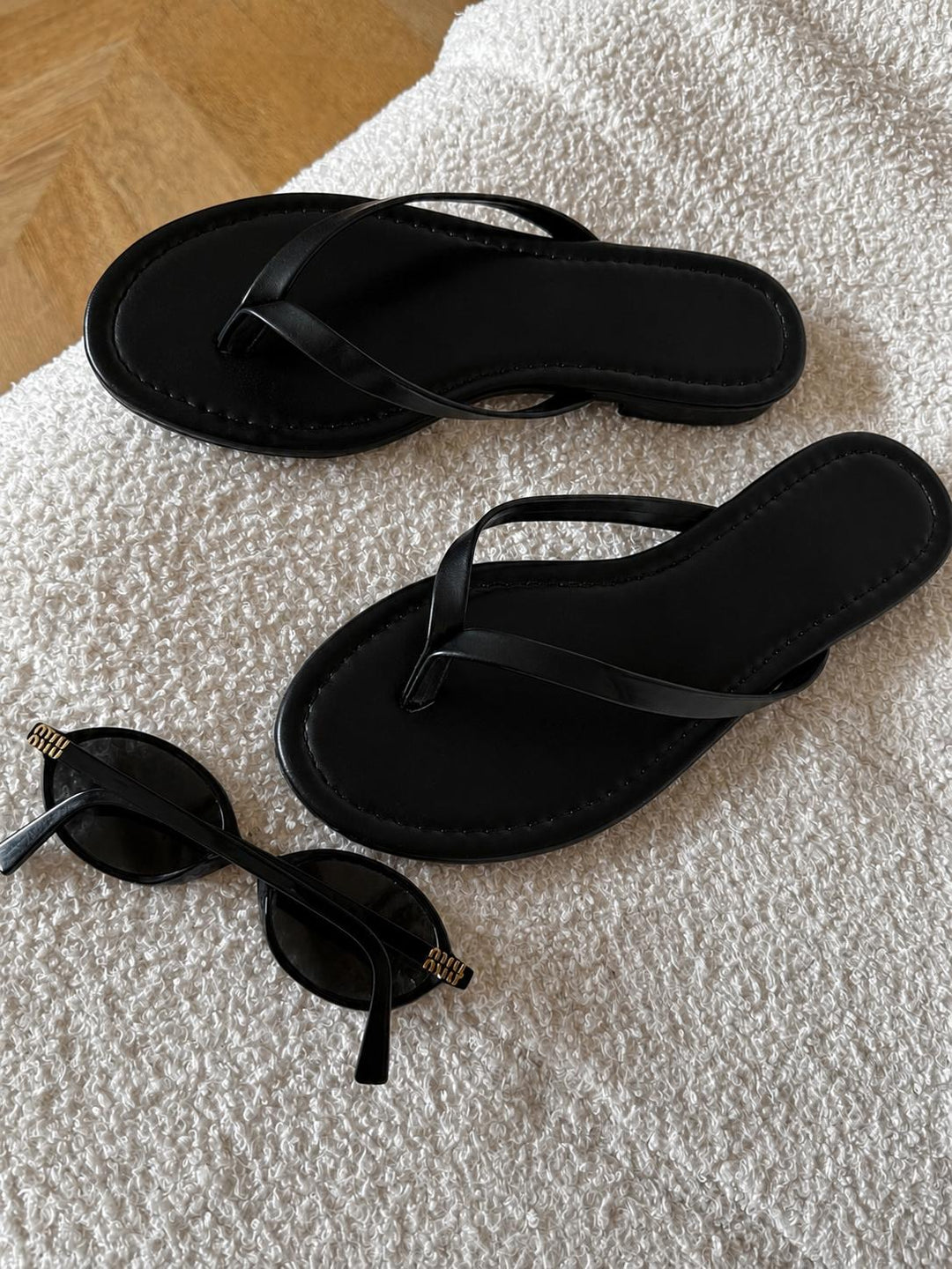 TONG | BLACK