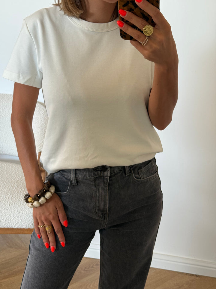 T-SHIRT | CARA